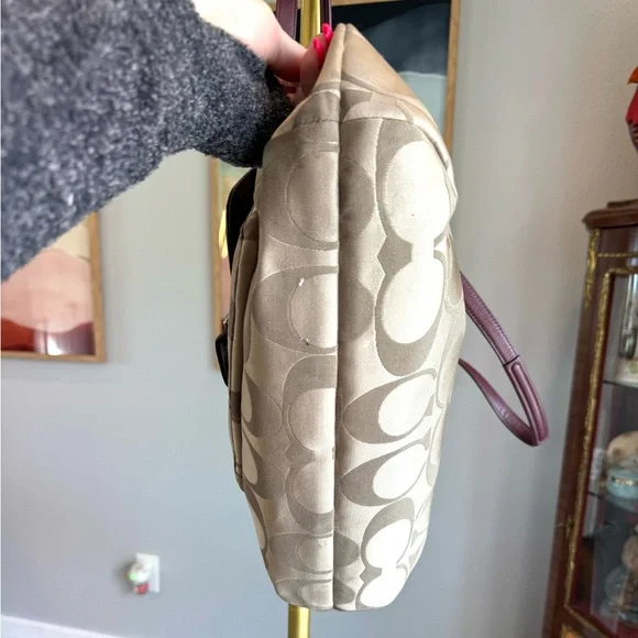 Coach Tan Shoulder Bag with Signature Design - Never Used - Picture 7 of 15